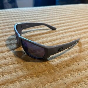 Costa Tuna Alley -Grey 580P sunglasses